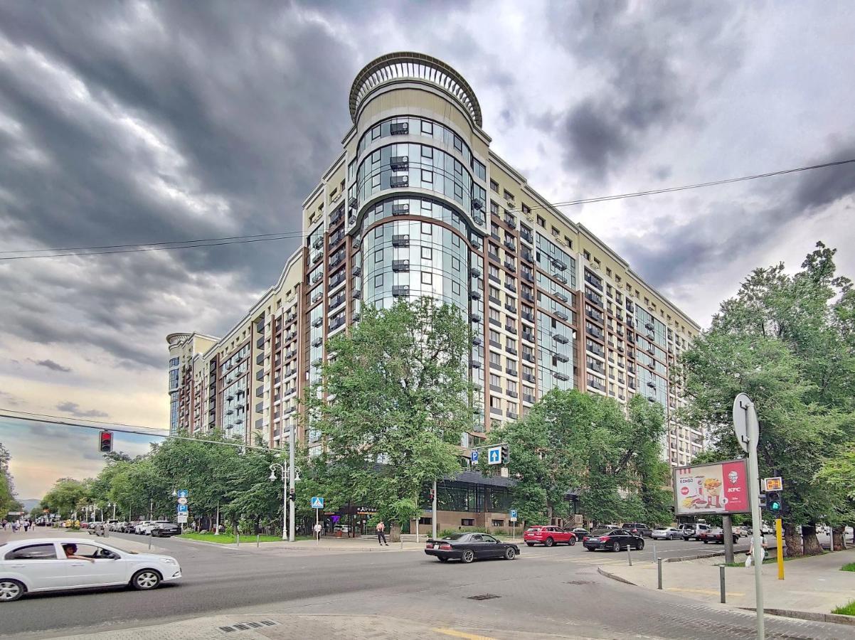 Апартаменты На Арбате 36 Кв2 Almaty Bagian luar foto